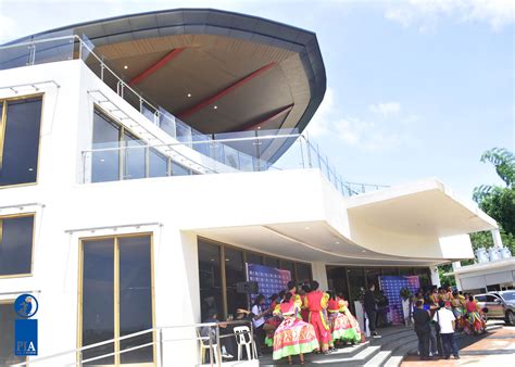 LA UNION CONVENTION CENTER .